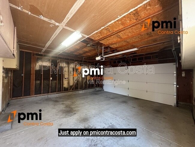 Building Photo - 2850 St Denis Dr