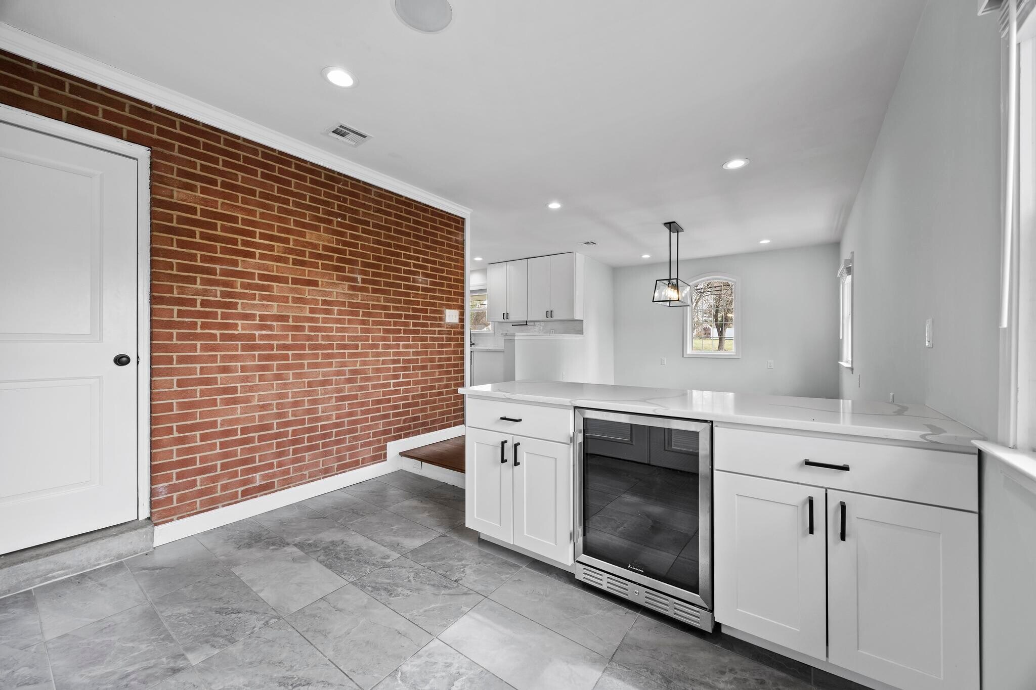 Building Photo - 8312 Savage Guilford Rd