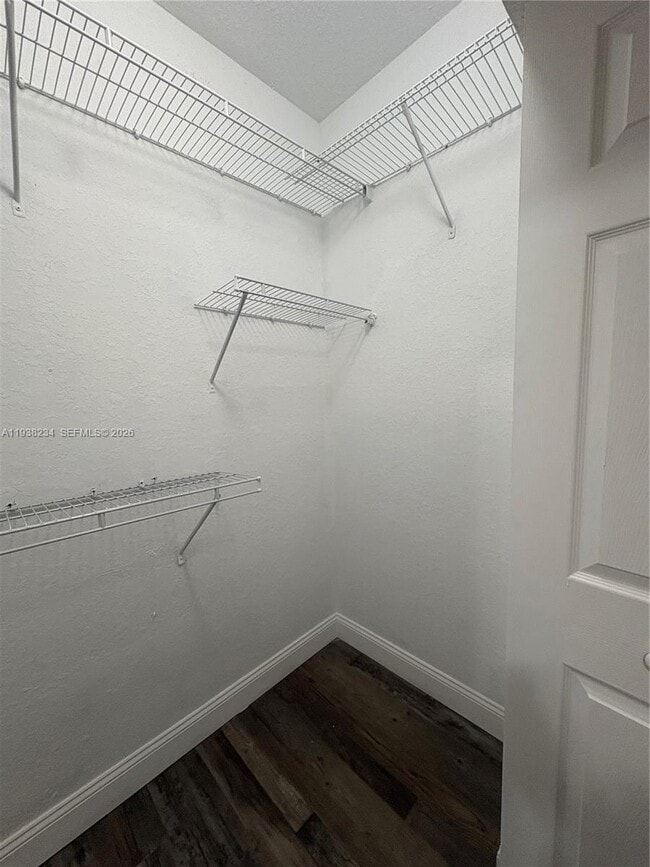 Building Photo - 2853 SE 1st Dr