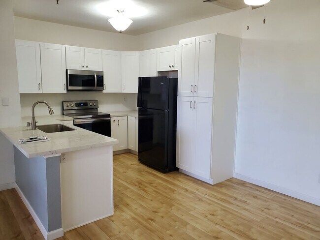 Building Photo - ALVA RD - 1st Floor 2 Bed / 2 Ba Rancho Bernardo Condo with 2 Parking Spaces & Resort-Style Ameni...