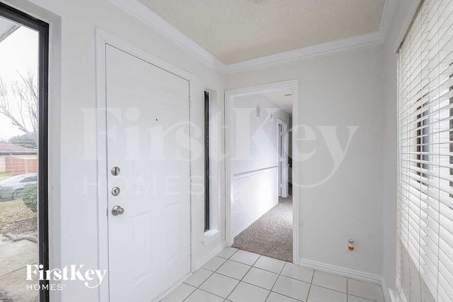 Building Photo - 1628 Reno Run