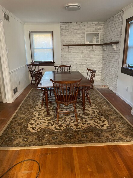 Building Photo - 108 Essex St