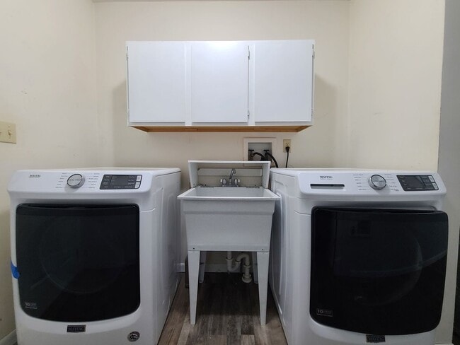 Building Photo - 2195 W Glenlord Rd