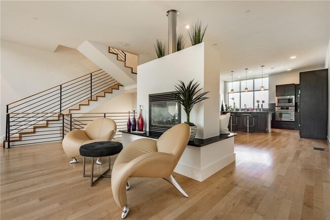 Building Photo - 345 NE 4th St