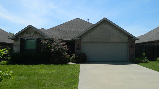 Primary Photo - Cobblestone Subdivision Home For Rent!!