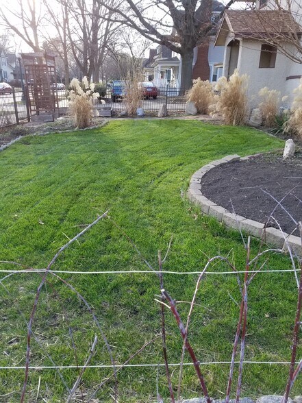 Building Photo - 1202 W Park Ave