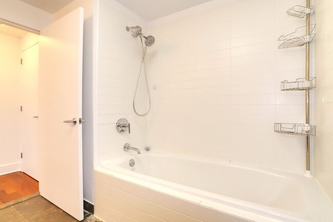 Building Photo - 88 Morgan St