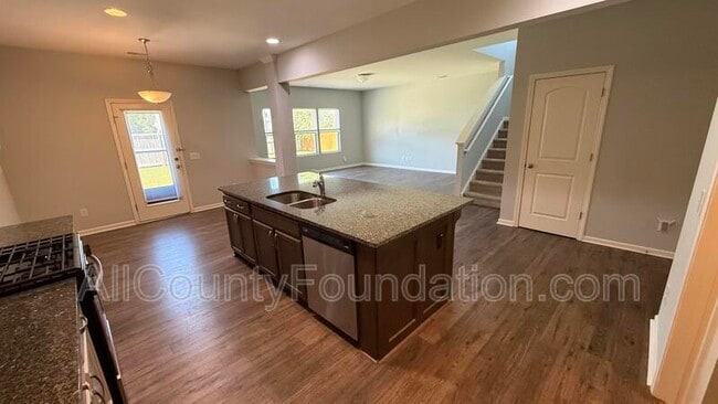 Building Photo - 340 Dunlin Dr