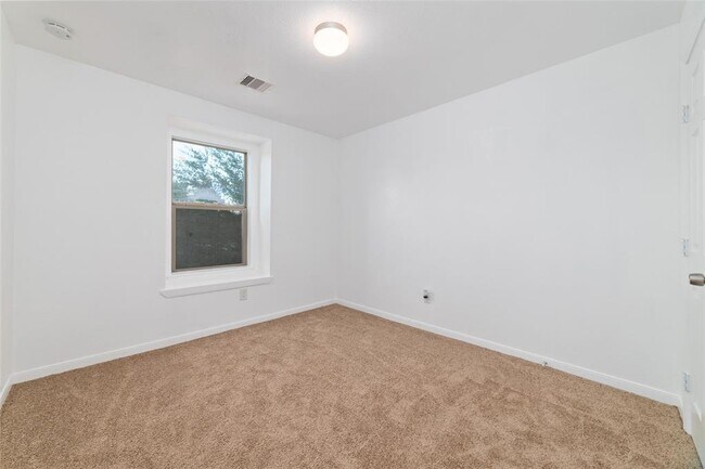 Building Photo - 18703 Clover Nut Ct