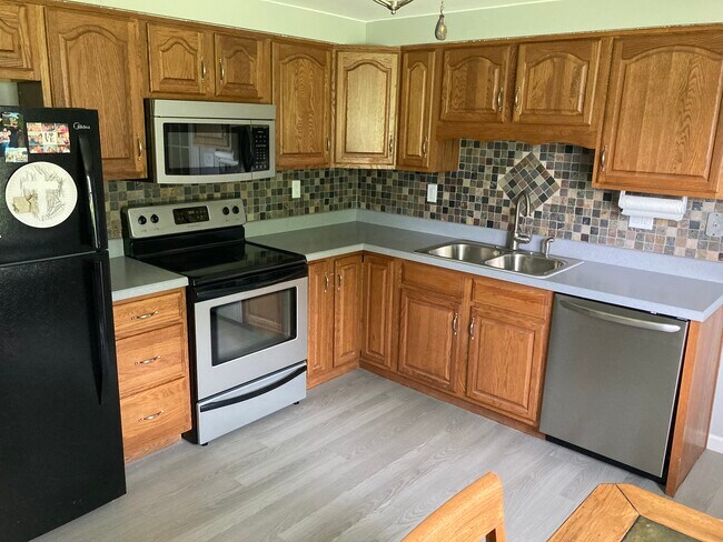 Building Photo - 608 Wheeler Ln