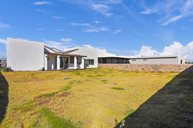 Building Photo - 6724 Rio Haciendas