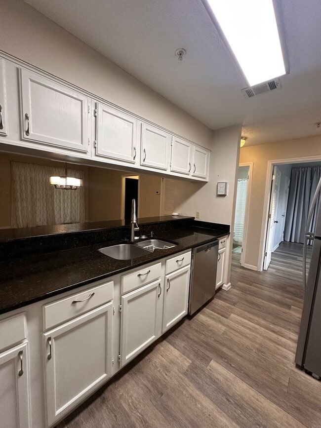 Building Photo - 50% OFF FIRST MONTHS RENT---- Condo in Miramar Beach