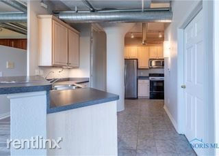 Building Photo - 1 br, 2 bath House - 110 Ottawa St Apt 3C