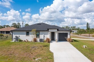 Building Photo - 809 Agnes Ave
