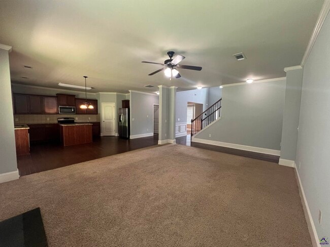 Building Photo - 204 Arden Dr