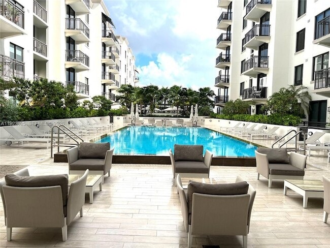 Building Photo - 301 Altara Ave