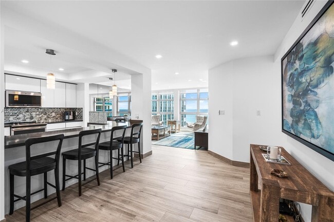 Building Photo - 5055 Collins Ave