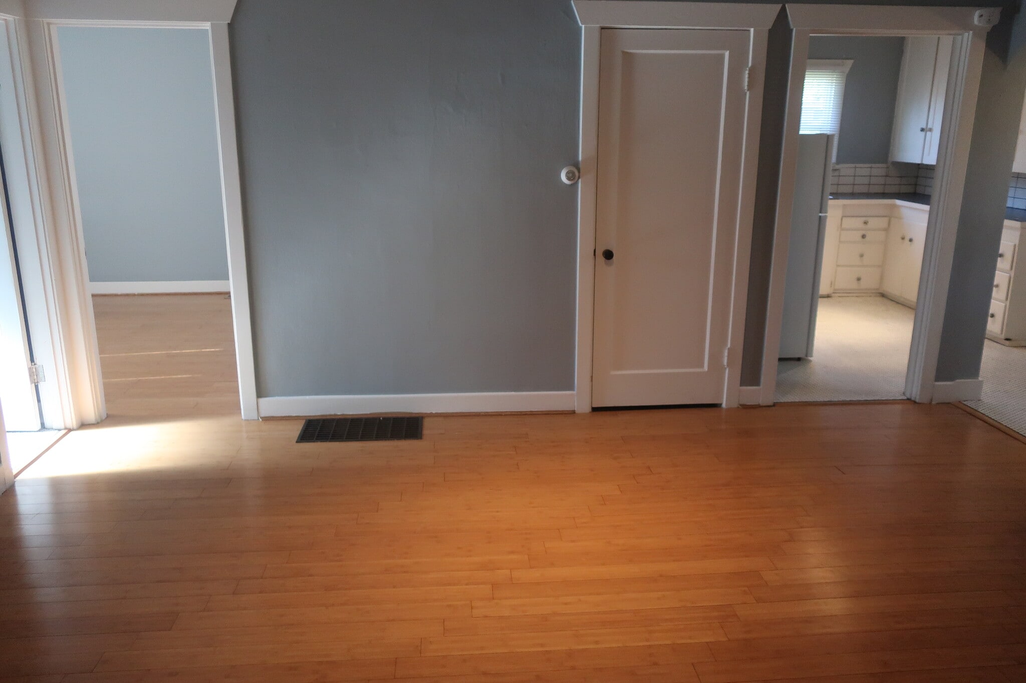 Building Photo - 710 Monroe St