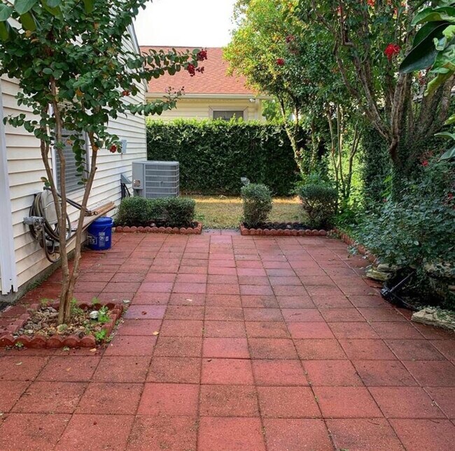 Building Photo - 10918 Vista Norte Ct