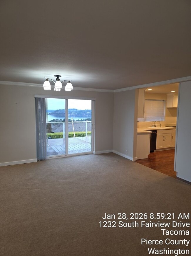 Building Photo - View home North Tacoma - 3 bedroom, 3.5 bathroom, 6 car garage - Available NOW!!!