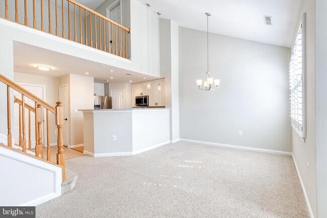 Building Photo - 400 Symphony Cir