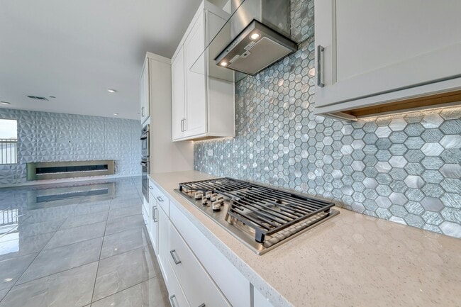 Building Photo - 1038 Delbrook Ave