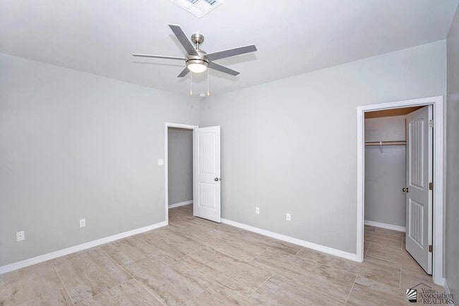 Building Photo - 643 S Orange Ave