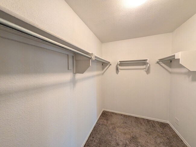Building Photo - Chic 3 bedroom in Jenks with neighborhood park