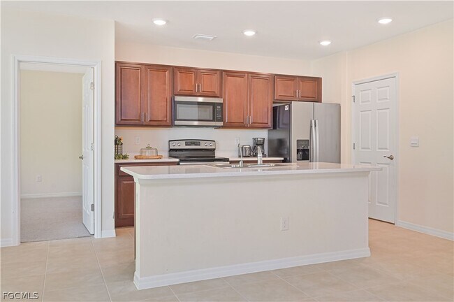 Building Photo - 1009 Jacaranda Pkwy E