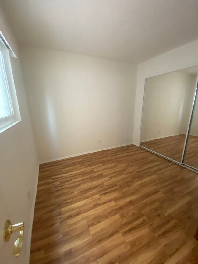 Building Photo - Silver Strand Beach - 1 bedroom, 1 bathroo...