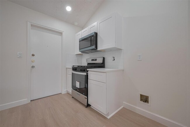Building Photo - 16250 Rancho Blanco Dr