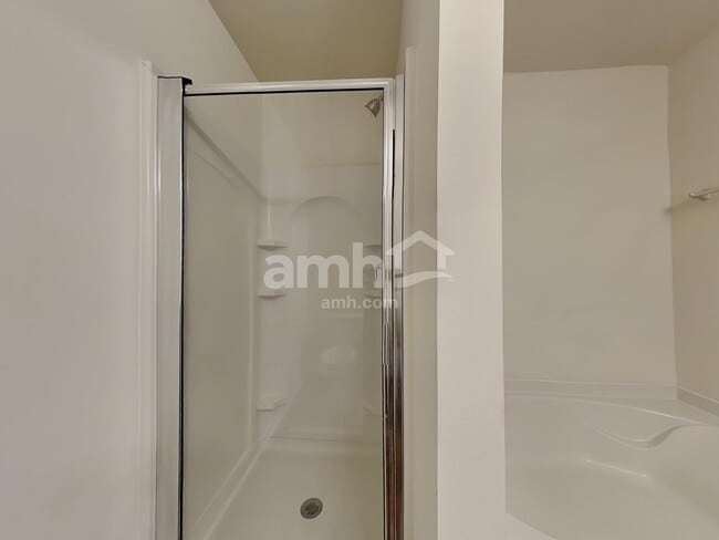 Building Photo - 4984 Mount Hope Dr