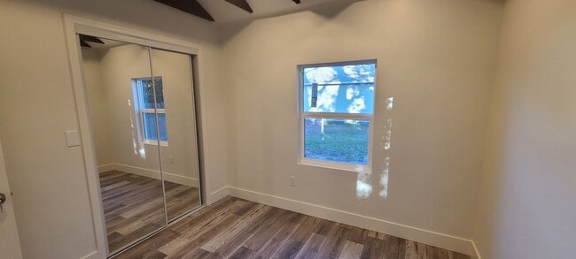 Building Photo - 1402 Clara Ln