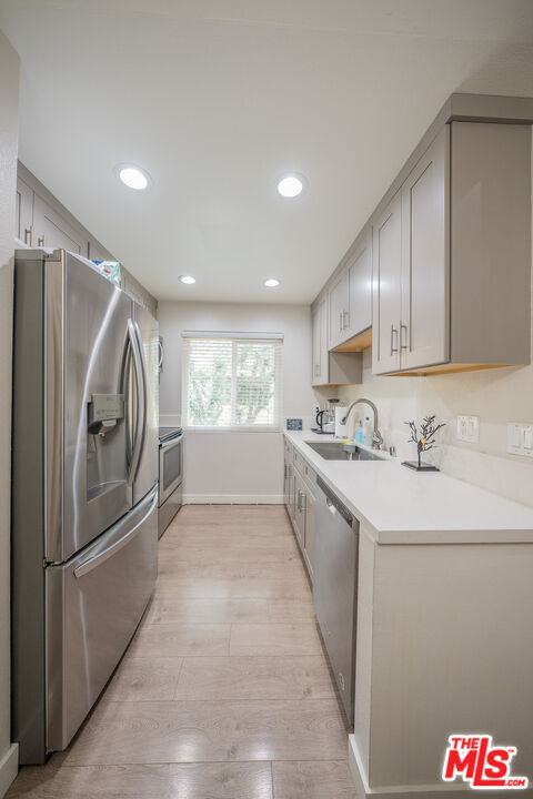 Building Photo - 15425 Sherman Way