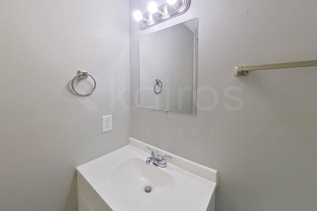 Building Photo - 100 Beaver Pointe Dr