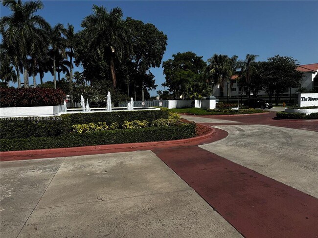 Building Photo - 6532 NW 170th Terrace