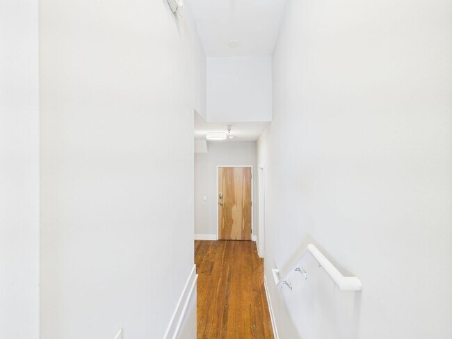 Building Photo - 22 E Broad St