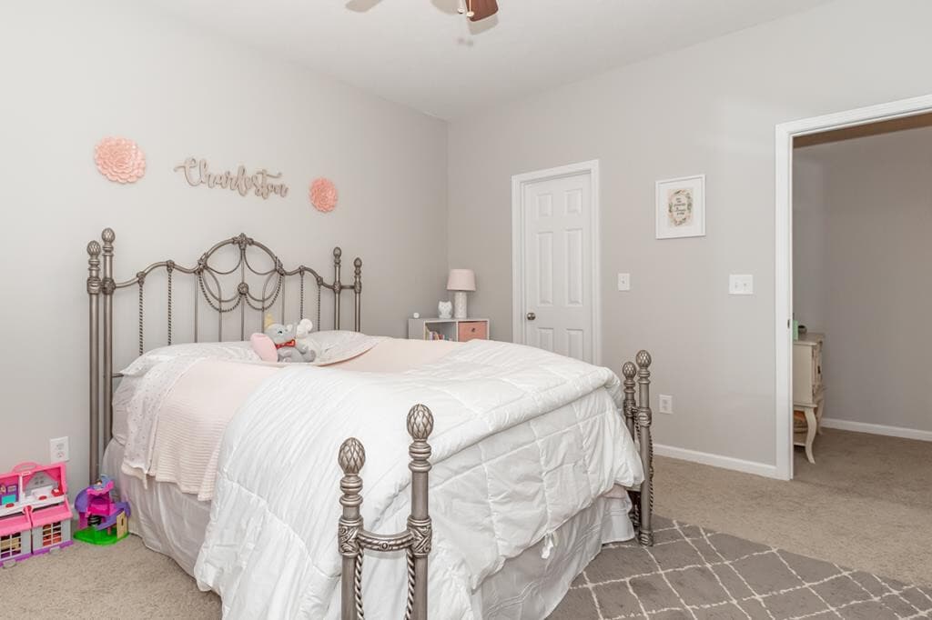 Upstairs bedroom and walk-in closet door - 434 Bowen Fls