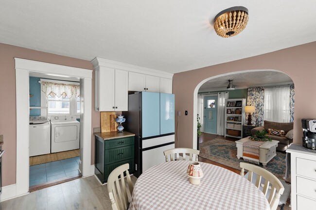 Building Photo - 308 W Main St