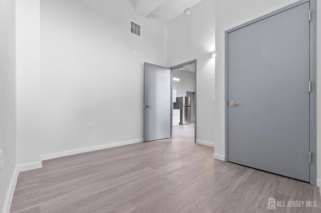 Building Photo - 226 New Brunswick Ave