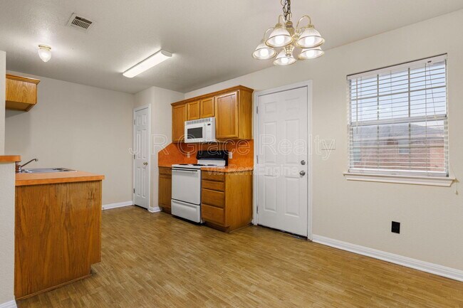 Building Photo - 109 Apple Ln