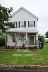 Building Photo - 537 Watkins St