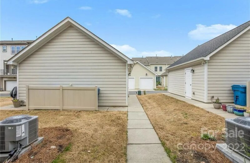 Building Photo - 1614 Pat Garrett St