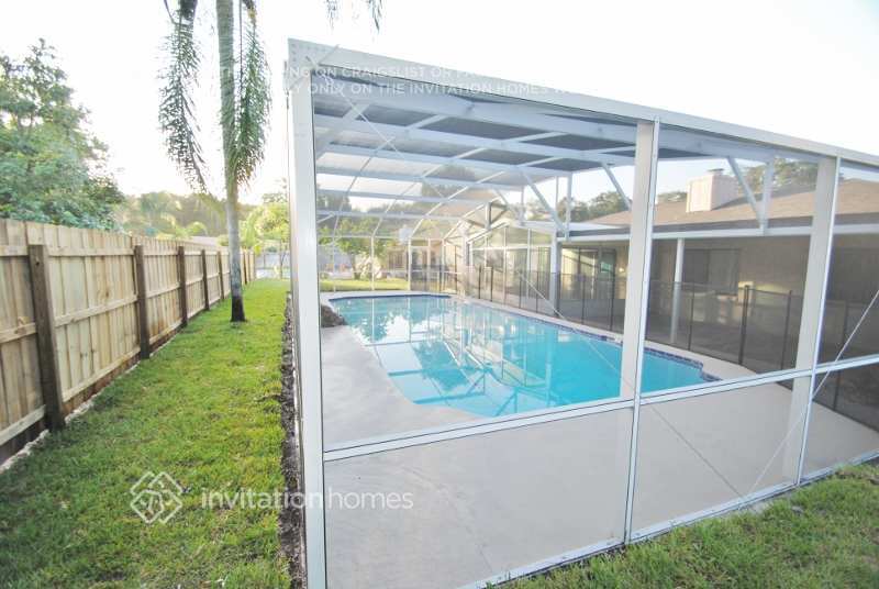 Building Photo - 930 Waverly Dr
