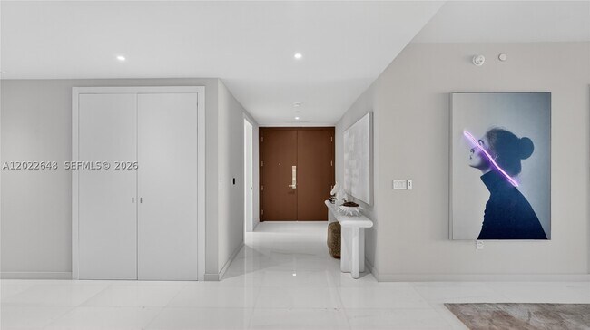 Building Photo - 300 Biscayne Blvd