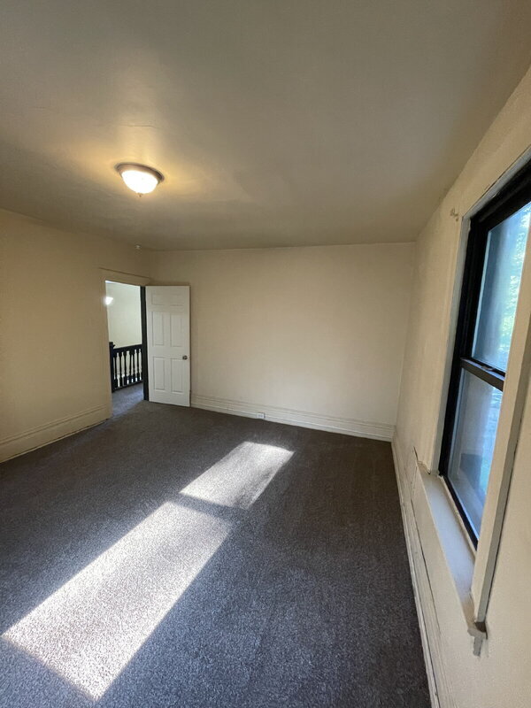 Building Photo - 1250 Blackadore Ave
