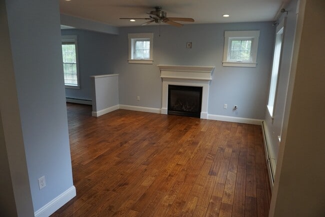 Building Photo - 18 Lilac Ln