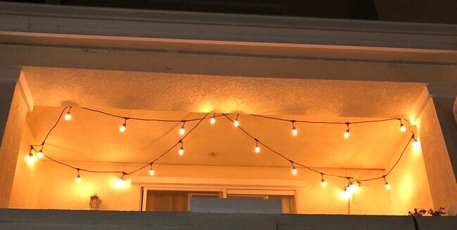 Building Photo - 2622 Baton Rouge Dr