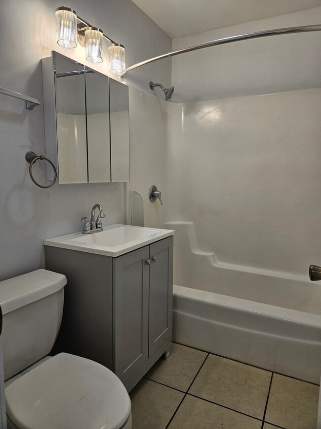 Building Photo - 2173 Williams St