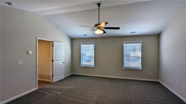 Building Photo - 249 Carvel Trl